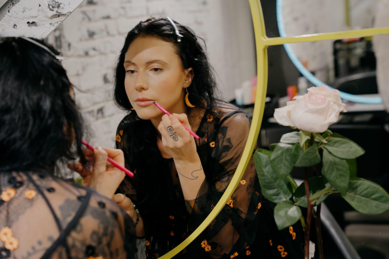 Curs de Automachiaj 1:1 – Descoperă-ți frumusețea și învață să o pui în valoare - imagine 4