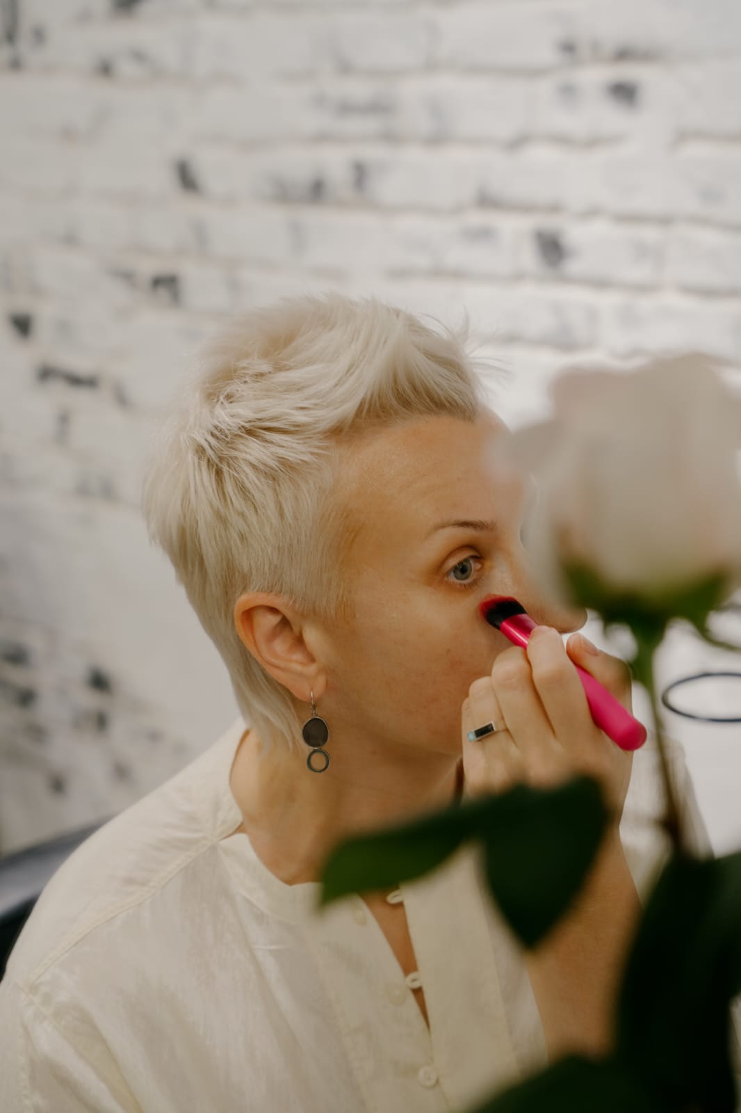 Curs de Automachiaj 1:1 – Descoperă-ți frumusețea și învață să o pui în valoare - imagine 2